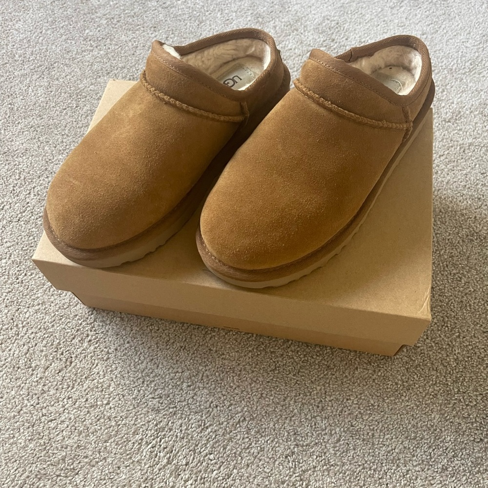 UGG Classic Slipper